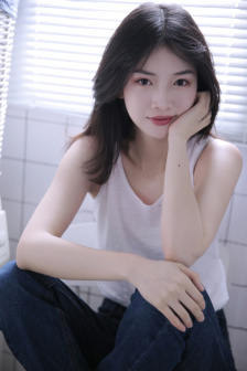 群臣在朝堂上却玩皇帝